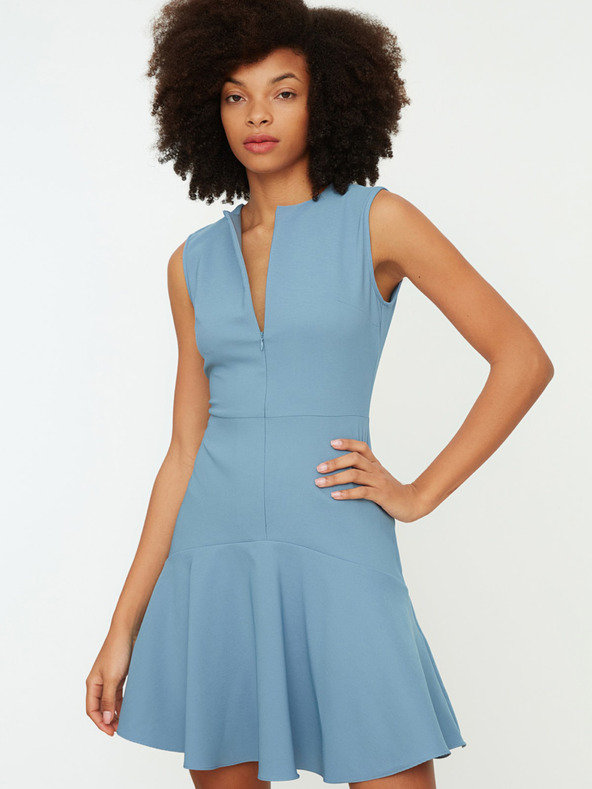 Trendyol Hellblaues Trendyol-Kleid