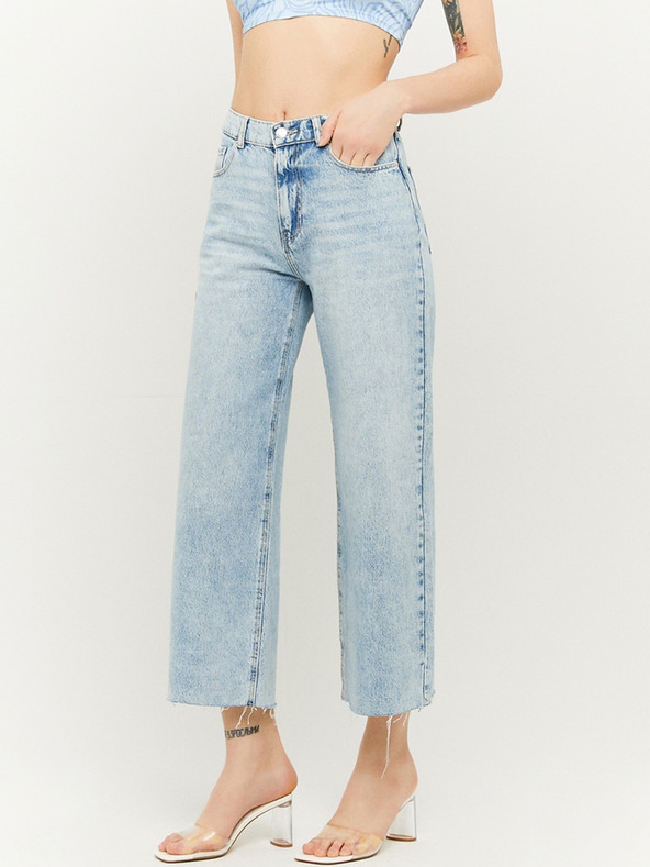 TALLY WEiJL Hellblaue abgeschnittene Jeans TALLY WEiJL