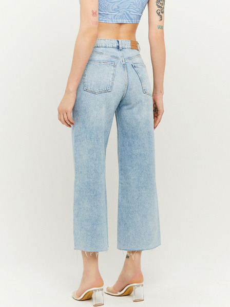 TALLY WEiJL Hellblaue abgeschnittene Jeans TALLY WEiJL